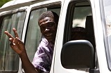 Santiago : Praia : bush taxi : People Work
Cabo Verde Foto Gallery