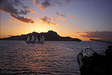 Insel: So Vicente  Wanderweg:  Ort: Mindelo Motiv: Abendrot Motivgruppe: People Recreation © Pitt Reitmaier www.Cabo-Verde-Foto.com