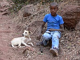 Insel: Santiago  Wanderweg:  Ort: Gazela Rui Vaz Motiv: Junge mit Hund Motivgruppe: People Children © Pitt Reitmaier www.Cabo-Verde-Foto.com