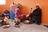 Fogo : Chã das Caldeiras : kitchen work after moving back : People Women
Cabo Verde Foto Gallery