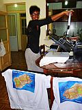 São Vicente : Bela Vista : stamping t-shirts : People Work
Cabo Verde Foto Gallery
