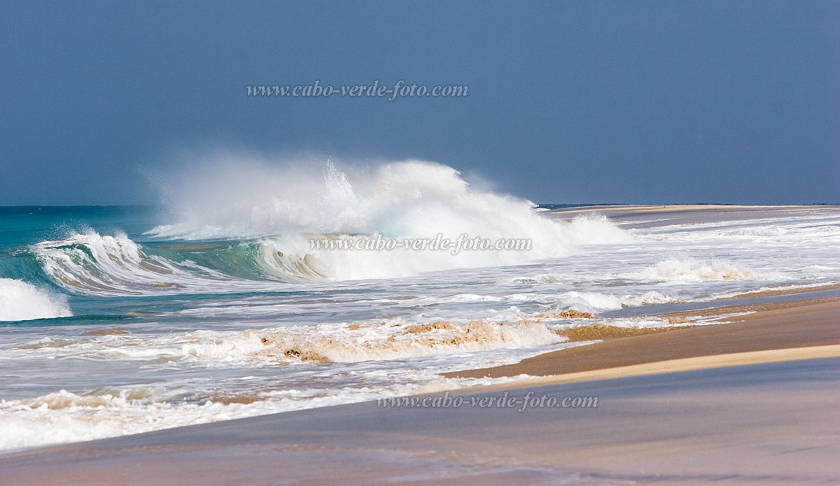 Maio : Praia da Vila : ondas : Landscape SeaCabo Verde Foto Gallery
