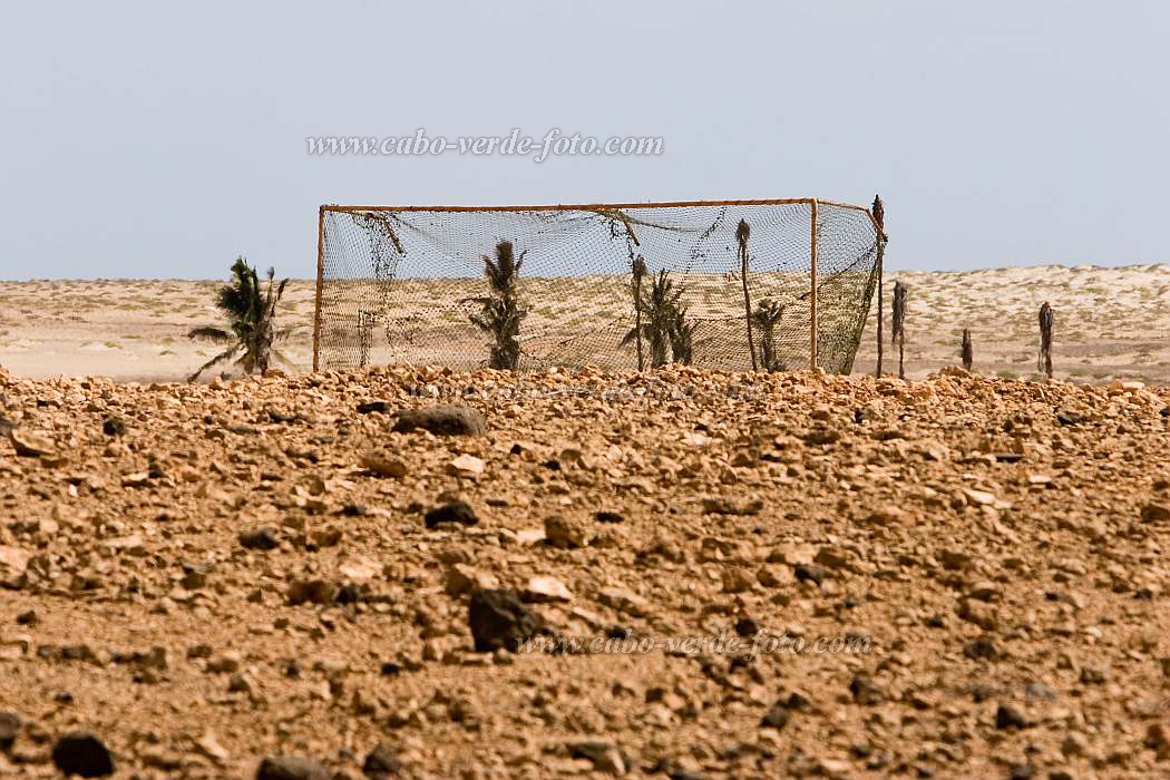 Insel: Maio  Wanderweg:  Ort: Pedro Vaz Motiv: Fussball Motivgruppe: Landscape Desert © Florian Drmer www.Cabo-Verde-Foto.com
