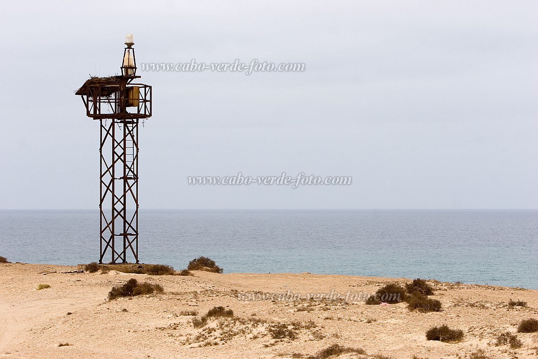 Insel: Boa Vista  Wanderweg:  Ort: Ponta Varandinha Motiv: Leuchtturm Motivgruppe: Technology Transport © Florian Drmer www.Cabo-Verde-Foto.com