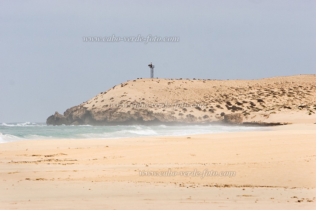 Boa Vista : Praia de Santa Mnica : lighthouse : Landscape SeaCabo Verde Foto Gallery