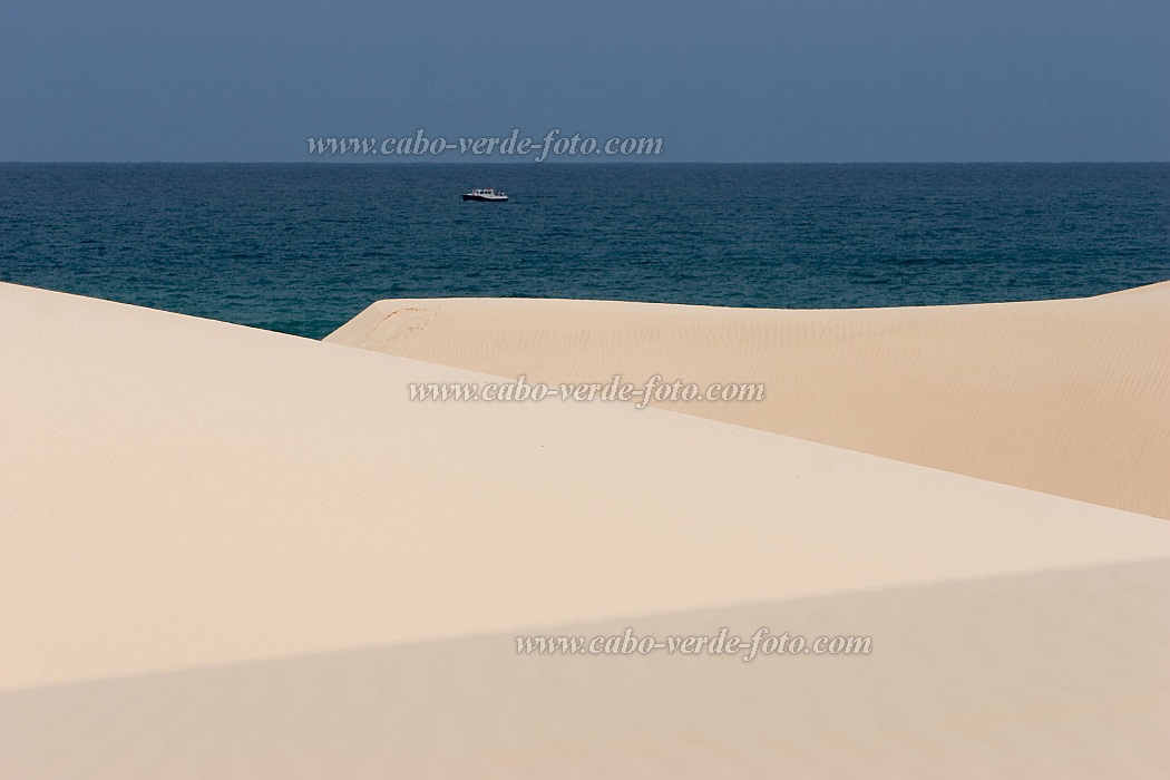Boa Vista : Praia de Santa Mnica : duna : Landscape SeaCabo Verde Foto Gallery