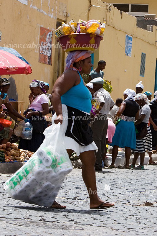 Santiago : Tarrafal : market : People WomenCabo Verde Foto Gallery