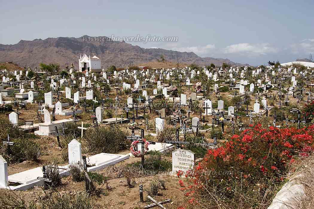 Santiago : Assomada : cimetrio : Landscape TownCabo Verde Foto Gallery