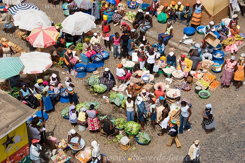 Santiago : Assomada : market : People WorkCabo Verde Foto Gallery