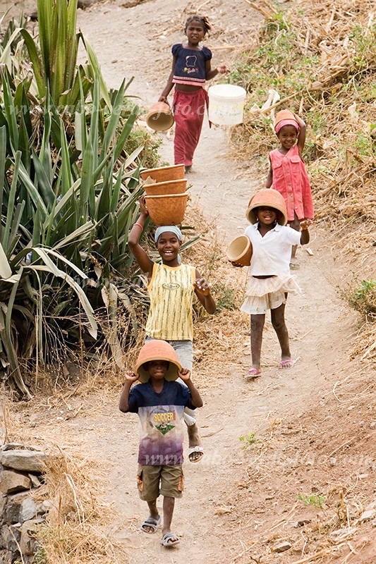 Insel: Santiago  Wanderweg:  Ort: Assomada Motiv: Kind Motivgruppe: People Children © Florian Drmer www.Cabo-Verde-Foto.com