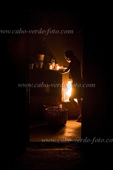 Fogo : Ch das Caldeiras : vida nocturna : People WorkCabo Verde Foto Gallery