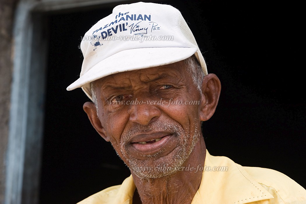 Brava : Furna : portrait : People ElderlyCabo Verde Foto Gallery