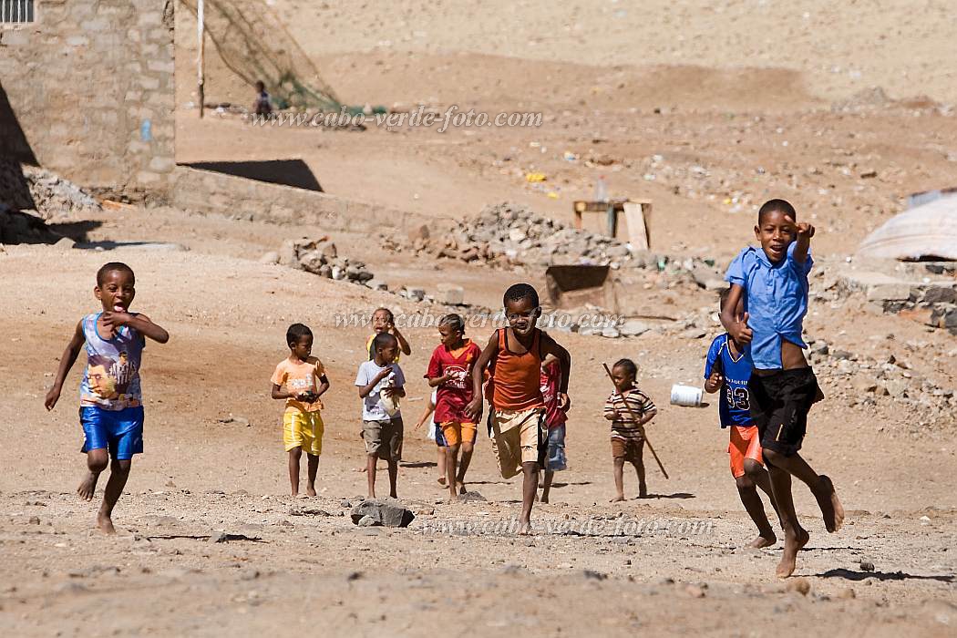 So Vicente : Salamansa : chidren : People ChildrenCabo Verde Foto Gallery