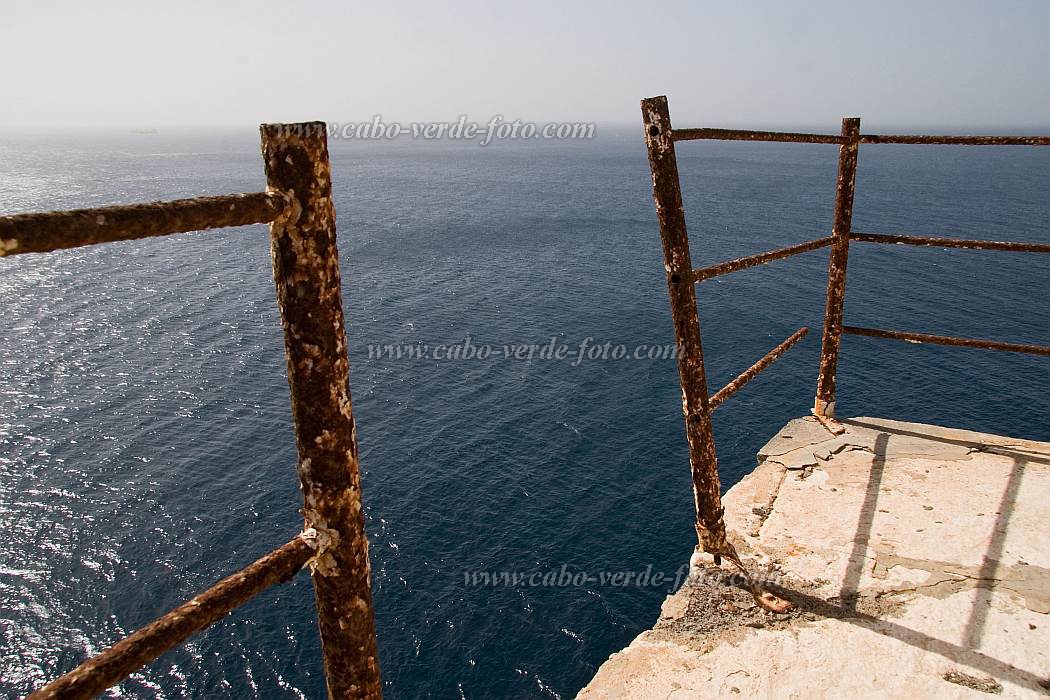 So Vicente : So Pedro : lighthouse : Landscape SeaCabo Verde Foto Gallery