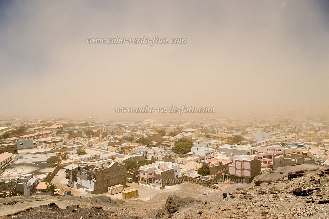 Sal : Espargos : sandstorm harmattan : Landscape TownCabo Verde Foto Gallery