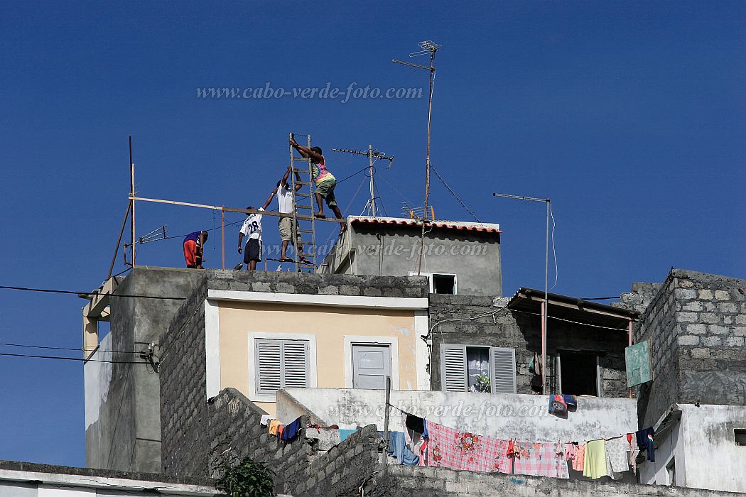 Santo Anto : Ribeira Grande : town : People WorkCabo Verde Foto Gallery