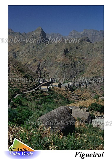 Santo Anto : Figueiral : Estrada aldeia montanhas : Landscape MountainCabo Verde Foto Gallery