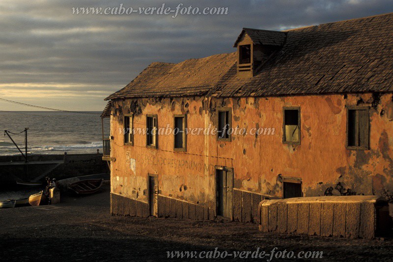 Santo Anto : Ponta do Sol : former jewish trade house : Landscape TownCabo Verde Foto Gallery