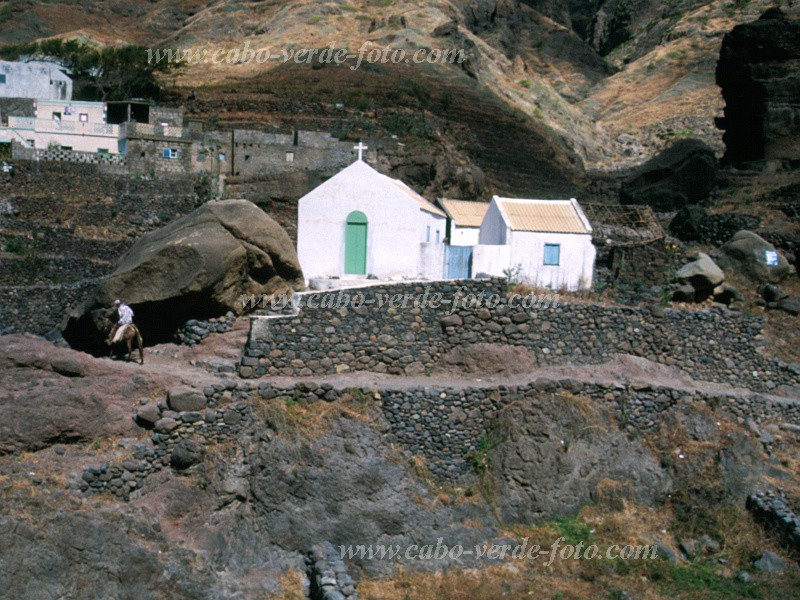So Nicolau : Ra Prata : igreja : LandscapeCabo Verde Foto Gallery