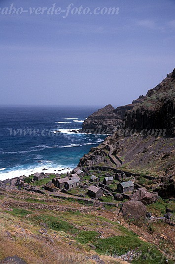 So Nicolau : Ra Funda : village : Landscape SeaCabo Verde Foto Gallery