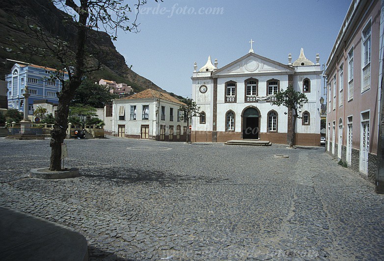 So Nicolau : Vala Ribeira Brava : square : Landscape TownCabo Verde Foto Gallery