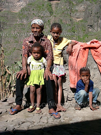 Santo Anto : Joao Afonso Faja dos Bois : family : PeopleCabo Verde Foto Gallery