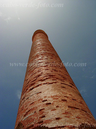 Boa Vista : Fabrica da Chave : chimney : LandscapeCabo Verde Foto Gallery