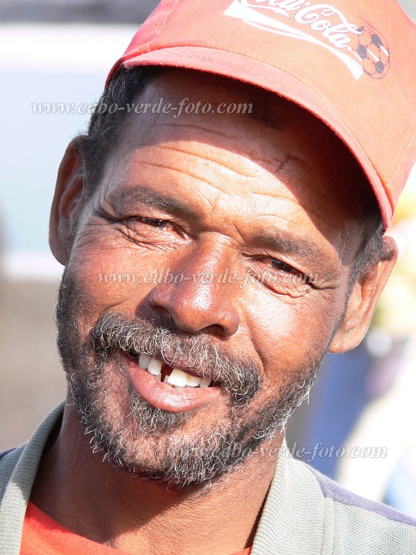 So Vicente : Mindelo : worker : People MenCabo Verde Foto Gallery