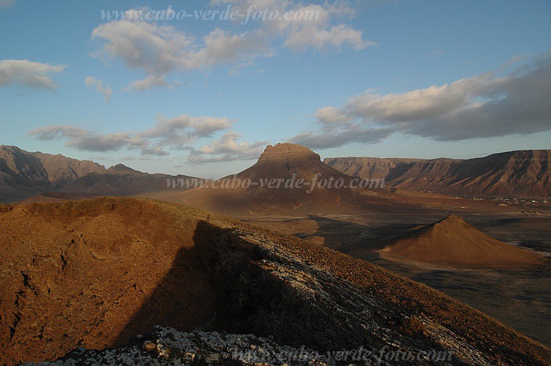 So Vicente : Vulco Viana : volcanic landscape : Landscape MountainCabo Verde Foto Gallery