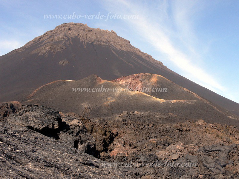 Fogo : Ch das Caldeiras : volcano : Landscape MountainCabo Verde Foto Gallery