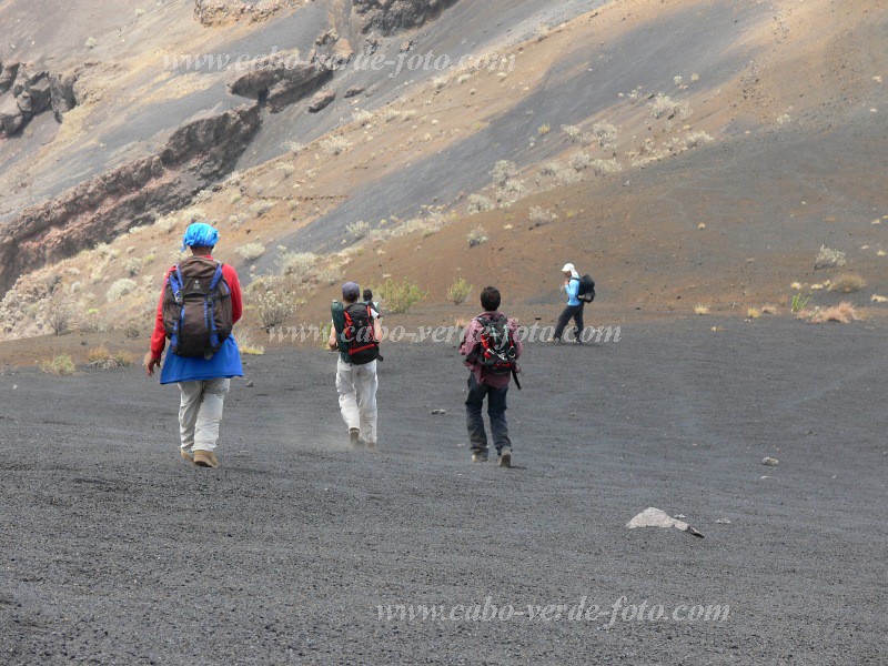 Fogo : Bordeira : hiking trail : People RecreationCabo Verde Foto Gallery