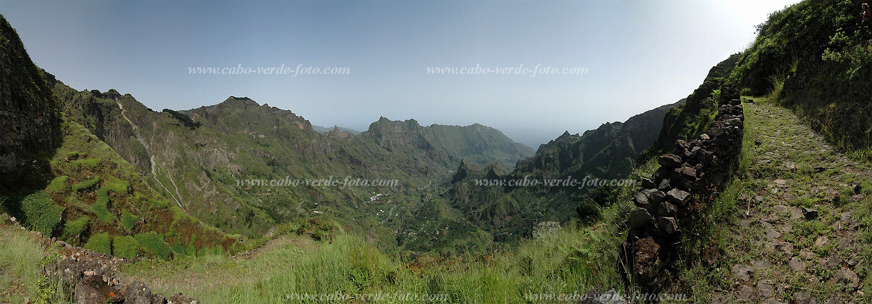 Santo Anto : Cabo da Ribeira Pal : hiking trail : LandscapeCabo Verde Foto Gallery
