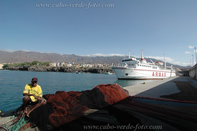 Santo Anto : Porto Novo : fishing net : Landscape SeaCabo Verde Foto Gallery
