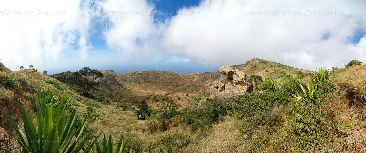 Brava : Fontainhas : vulco : LandscapeCabo Verde Foto Gallery