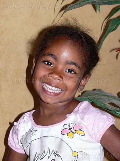 Santo Anto : Porto Novo : menina : People ChildrenCabo Verde Foto Gallery