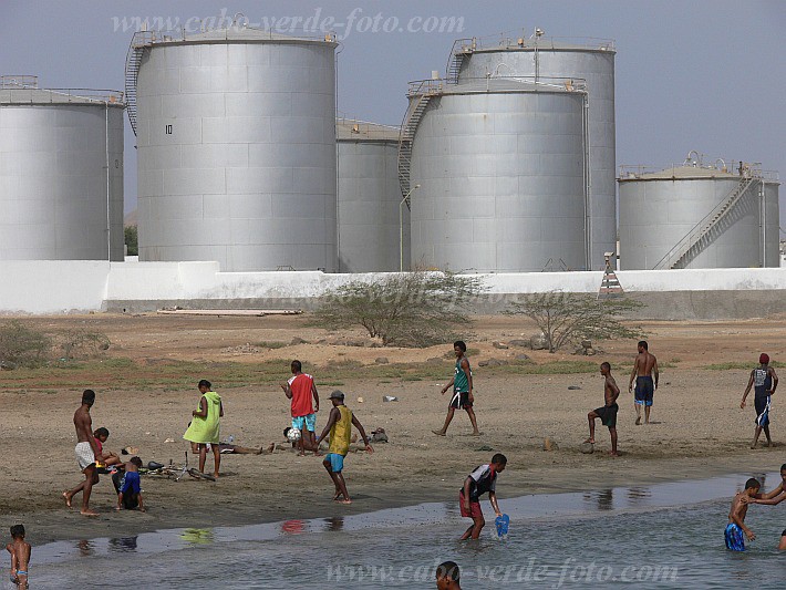 Sal : Palmeira : beach : People RecreationCabo Verde Foto Gallery