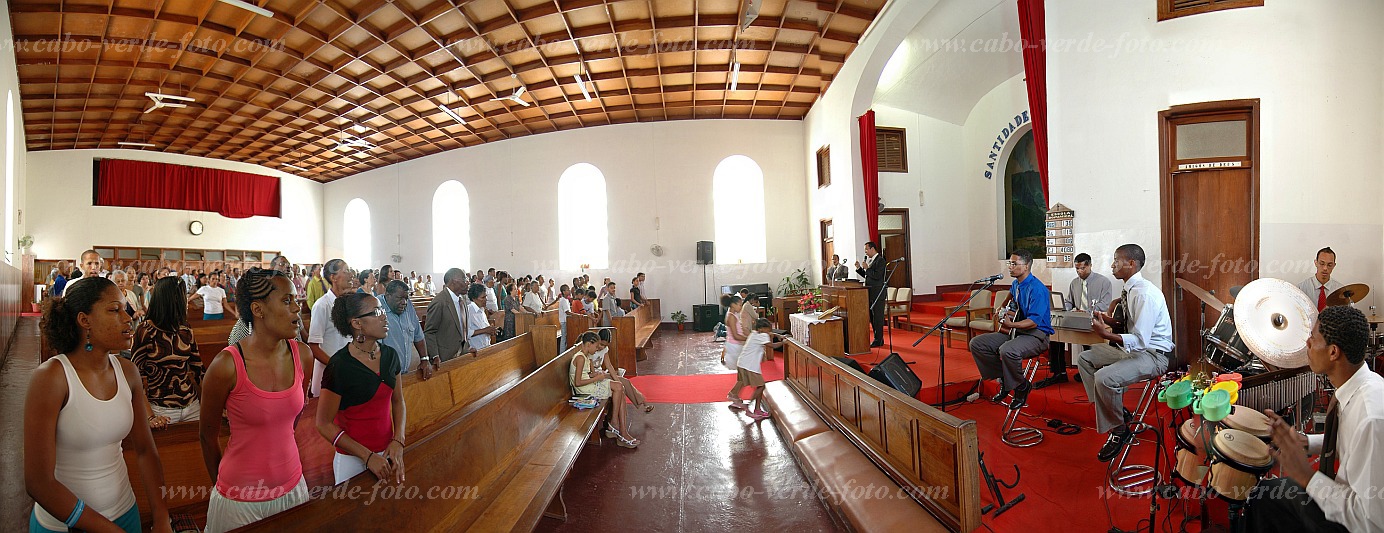 So Vicente : Mindelo : church : People ReligionCabo Verde Foto Gallery