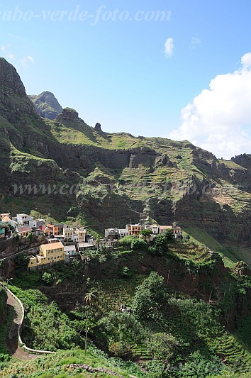 Santo Anto : Fontainhas : Fontainhas - aldeia : Landscape MountainCabo Verde Foto Gallery