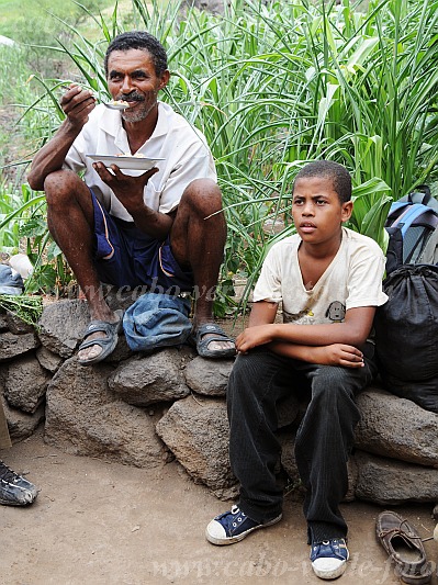 Santo Anto : Tabuleirinho da Tabuga : lunch : PeopleCabo Verde Foto Gallery