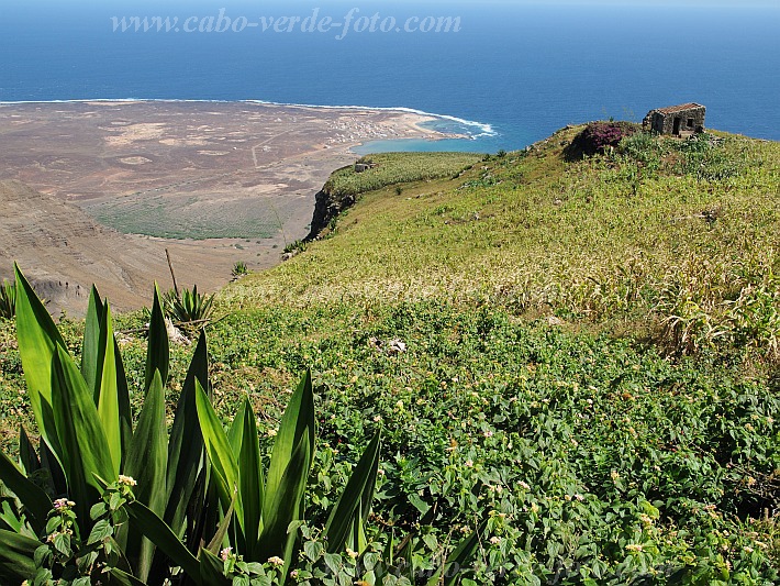 So Vicente : Monte Verde : view on Baia das Gatas : LandscapeCabo Verde Foto Gallery