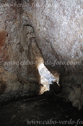 Fogo : Monte Preto Ch das Caldeira : volcano cave : Landscape CaveCabo Verde Foto Gallery