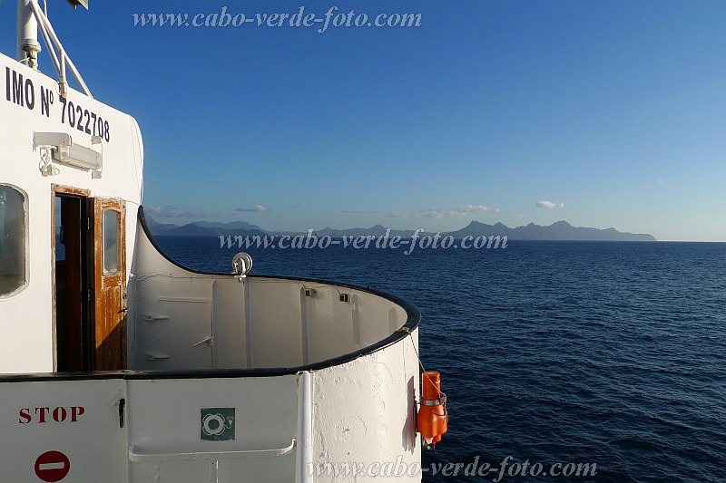 São Vicente : Porto Novo Mar de Canal : ferryboat : Landscape SeaCabo Verde Foto Gallery