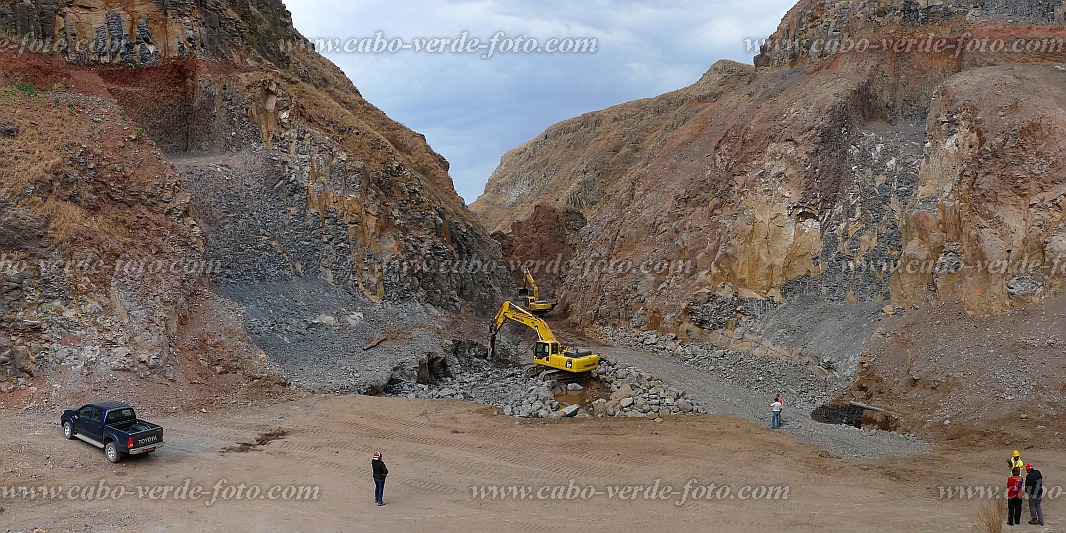 Santiago : Tabugal Saguinho : building site high dam : Technology ArchitectureCabo Verde Foto Gallery