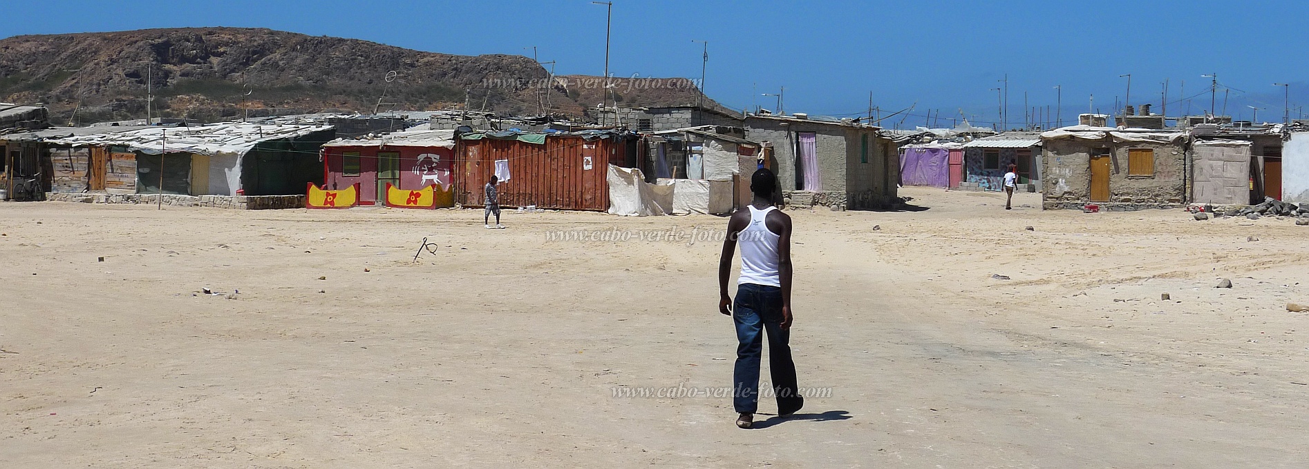 Boa Vista : Sal Rei Barraca : Slum Quarter : Landscape TownCabo Verde Foto Gallery