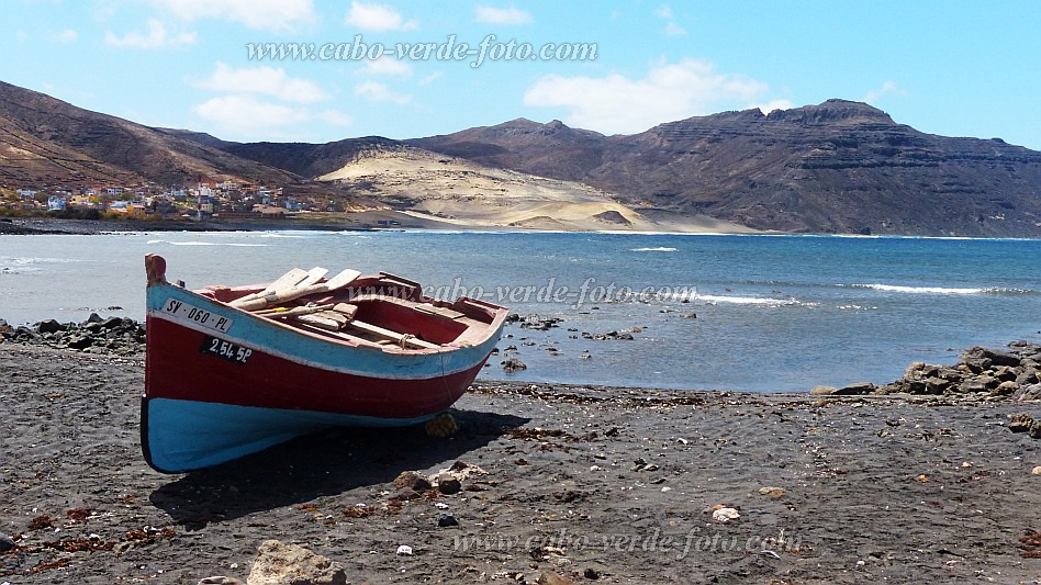 So Vicente : Salamansa : boat : Landscape SeaCabo Verde Foto Gallery