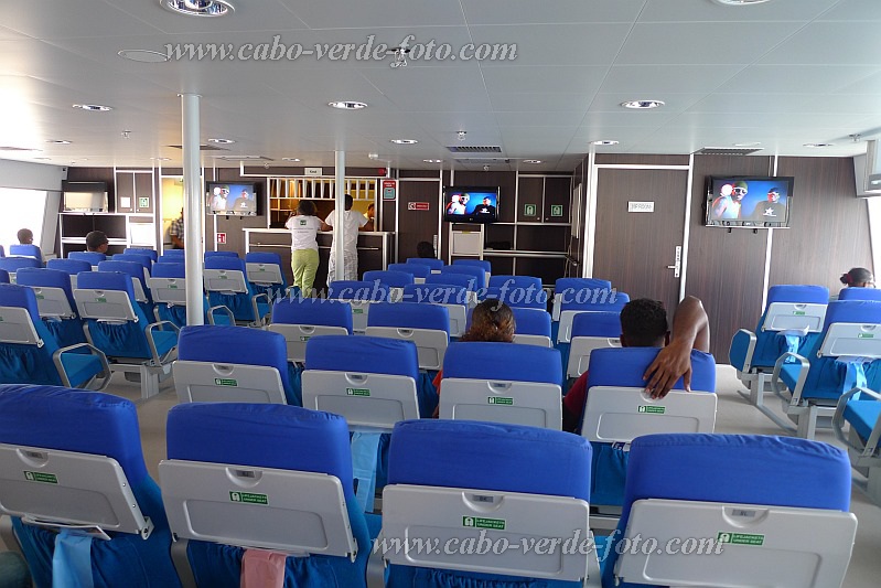 So Nicolau : Tarrafal : interior do ferryboat Liberdadi : Technology TransportCabo Verde Foto Gallery