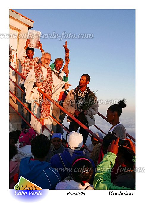 Santo Anto : Pico da Cruz : procession via sacra : People ReligionCabo Verde Foto Gallery