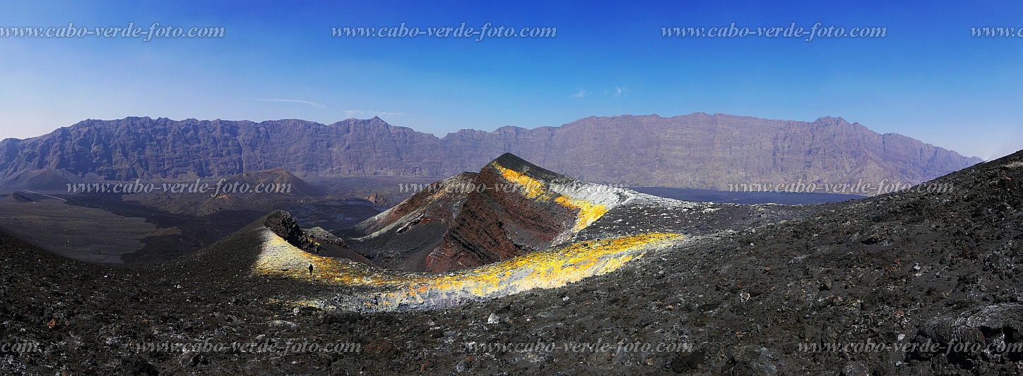 Fogo : Pico Pequeno : cratera 2014 : Landscape MountainCabo Verde Foto Gallery
