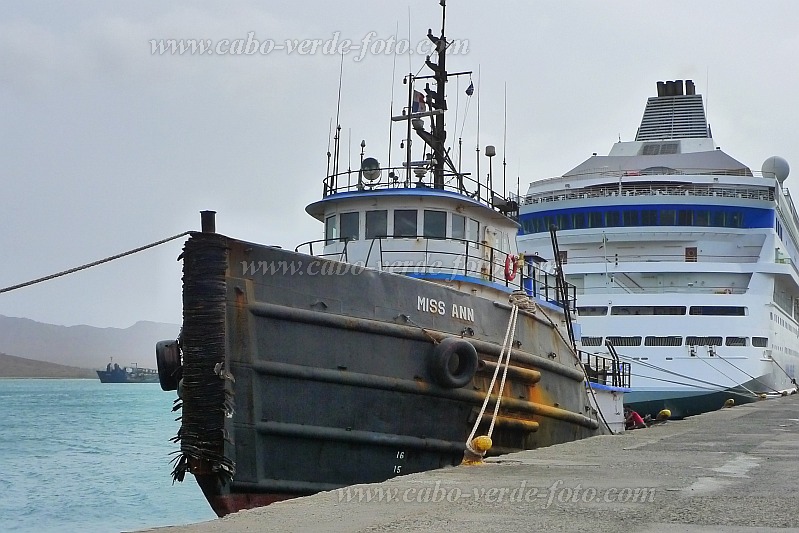 So Vicente : Mindelo Porto Grande : rebocador de alto mar Miss Ann : Technology TransportCabo Verde Foto Gallery