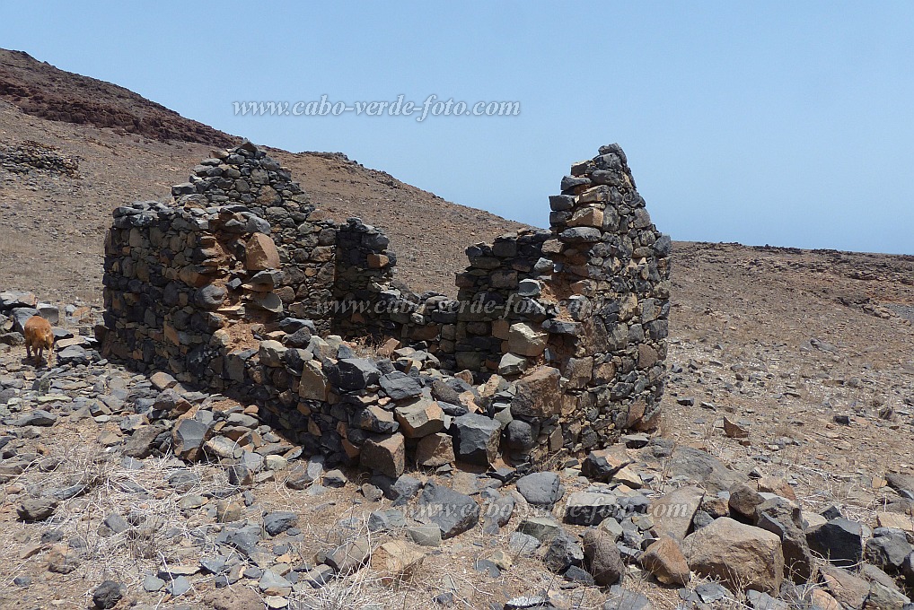 Santo Anto : Praia Formosa : casa desorida da dcada 1940 : History siteCabo Verde Foto Gallery
